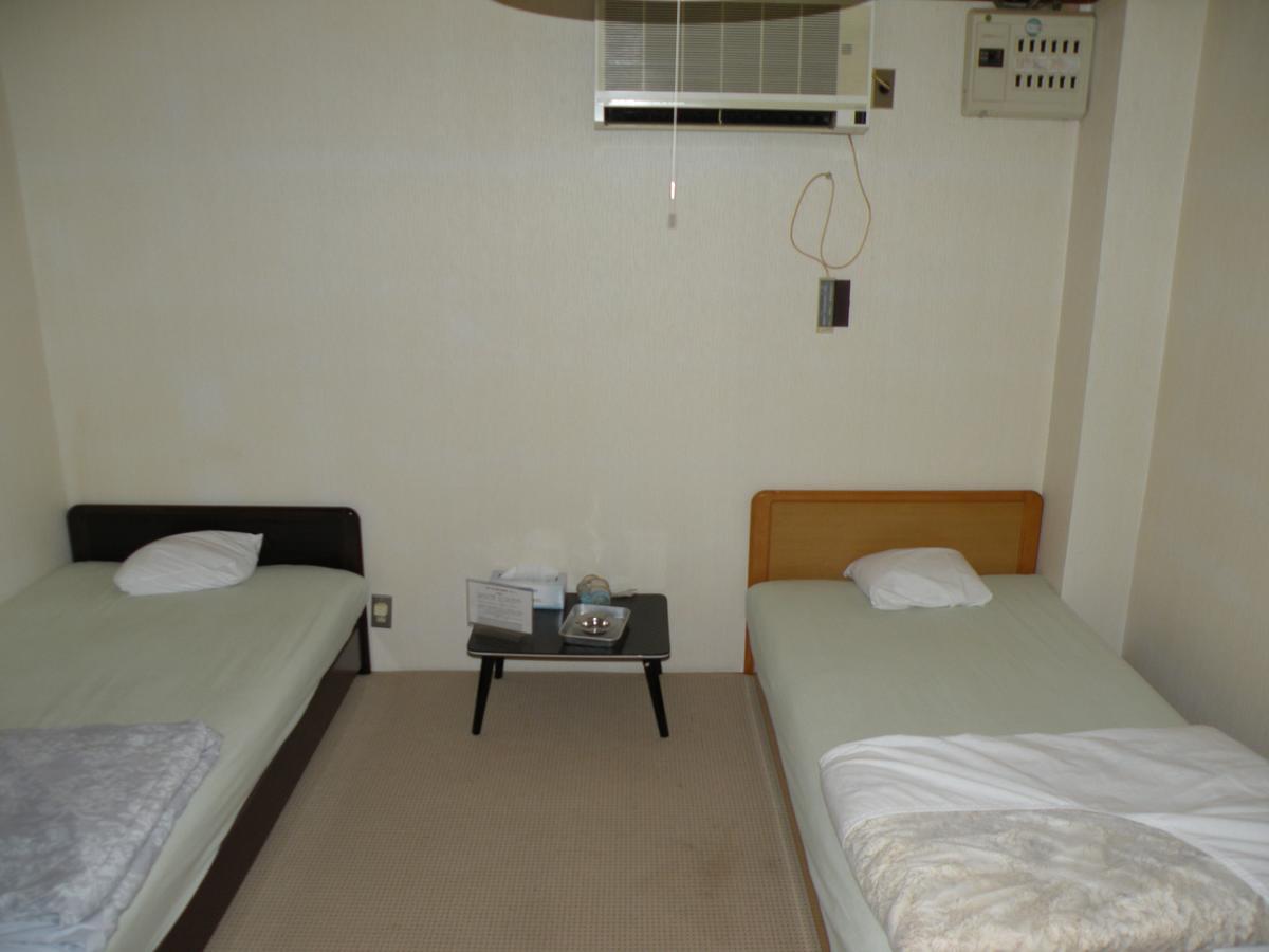 Business Hotel Minshuku Minato Tokushima Exterior photo